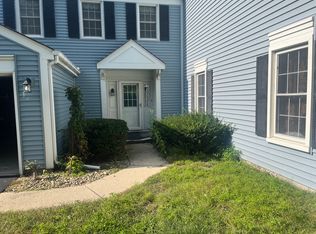 983 Oswego Rd, Naperville, IL 60540