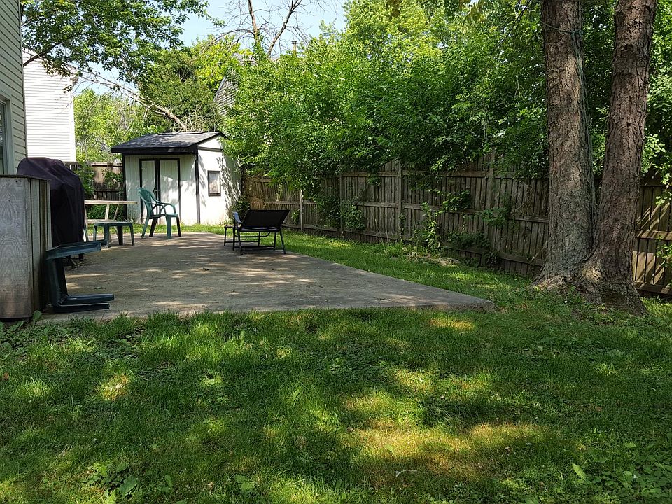 2nd image of 29W740 Wembly Dr