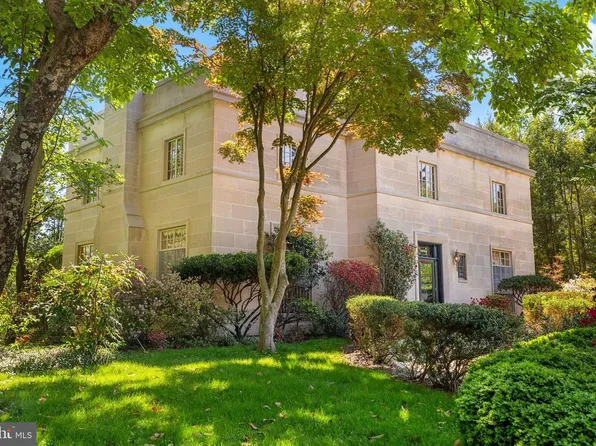 2884 Woodland Dr NW, Washington, DC 20008
