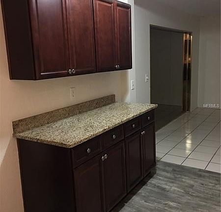 4th image of 1110 Hyde Ct