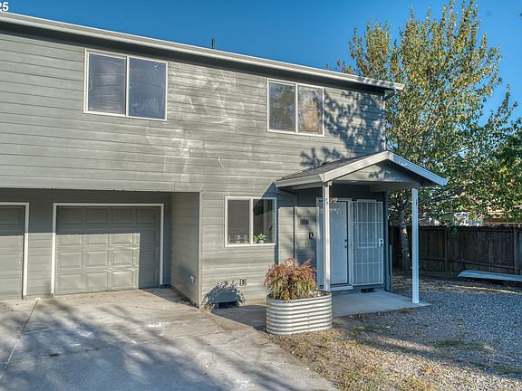 3rd image of 7323 SE Crystal Springs Blvd