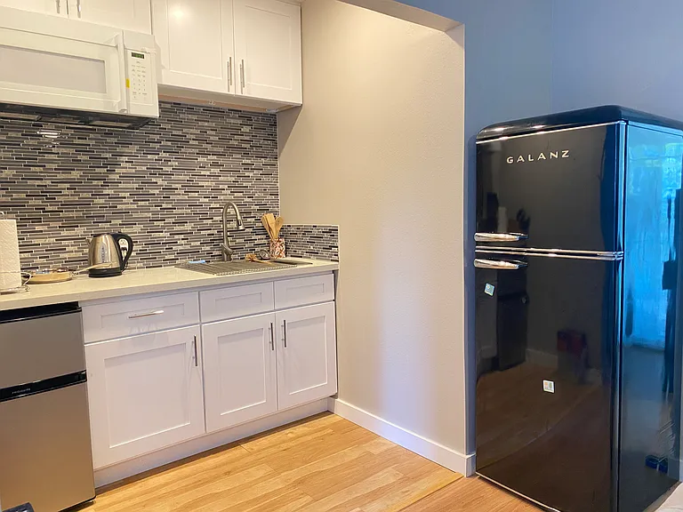777 Stephens Ave #C — Photo 9