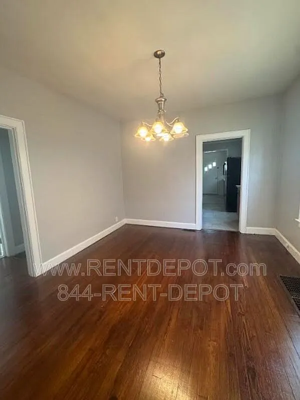3 bed, 1.0 bath, 1064 sqft, $1,250 — Photo 3