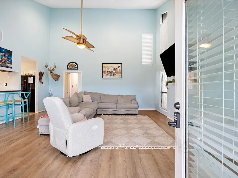 1114 Tiki Dr — Photo 9