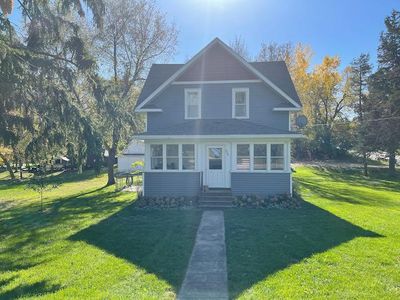300 1st Ave NE, New London, MN, 56273
