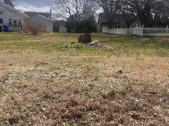 4th image of 1428 Liggett Ave