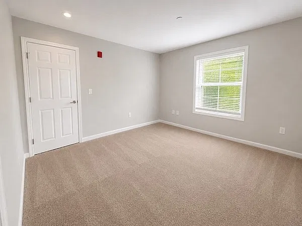 2 bed, 950 sqft, $2,700 — Photo 4