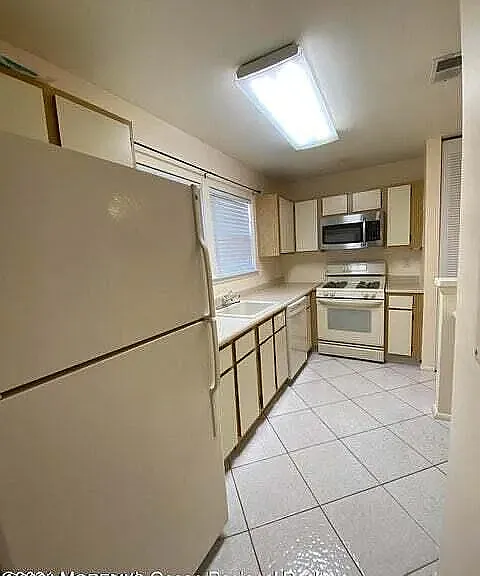 106 Whispering Oaks Way — Photo 2