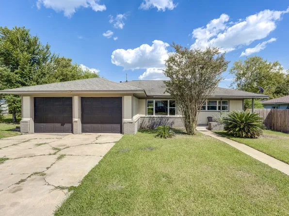 1908 Mississippi St, Baytown, TX 77520
