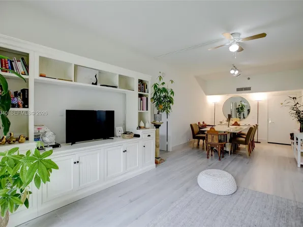 3300 NE 191st St APT 114, Aventura, FL 33180
