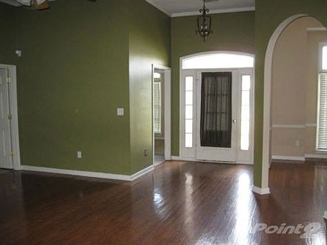 7565 MADISON WOODS entrance after clean