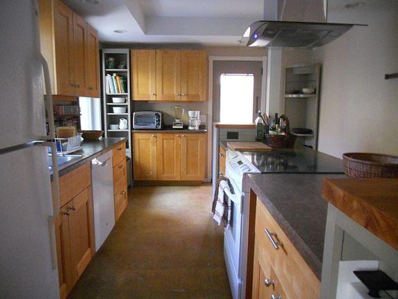 5th image of 4941 Winchester Dr
