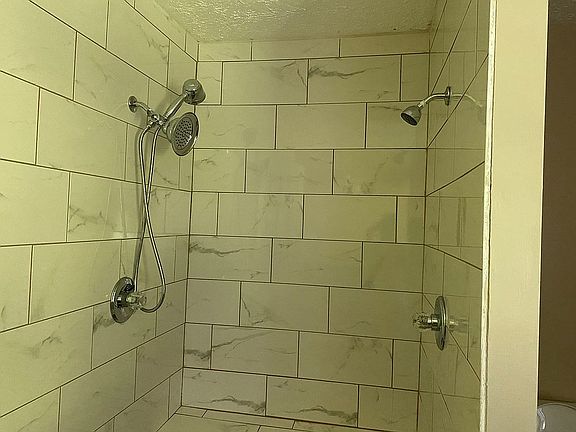 3rd image of 222 Nina Ln