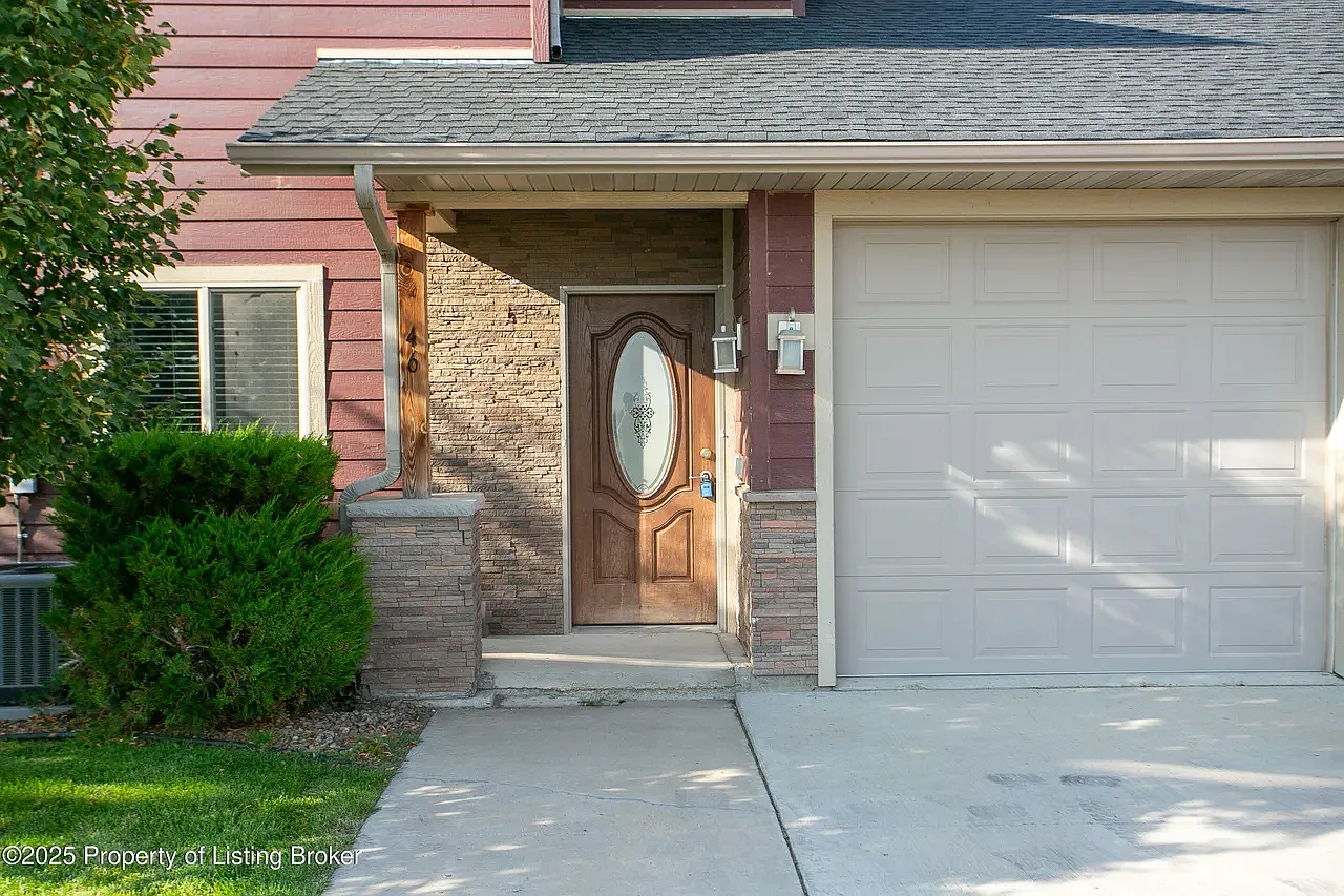 2 bed, 1311 sqft, $2,195 — Photo 1
