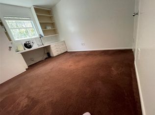 5667 Overbrook Ln, Houston, TX 77056