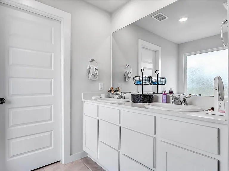 7218 Clearwater Cove Dr — Photo 18