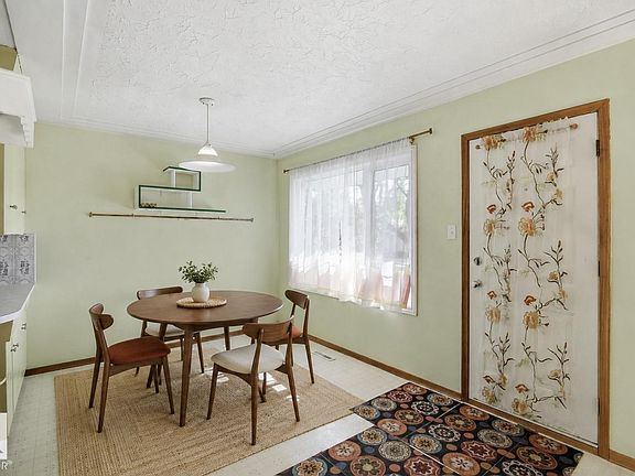 5th image of 10138 74th St NW