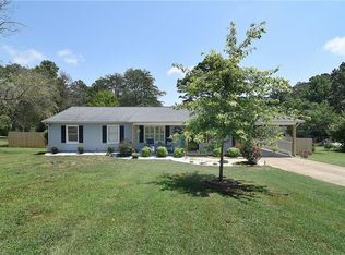 133 Dawnwood Ln, Statesville, NC 28677