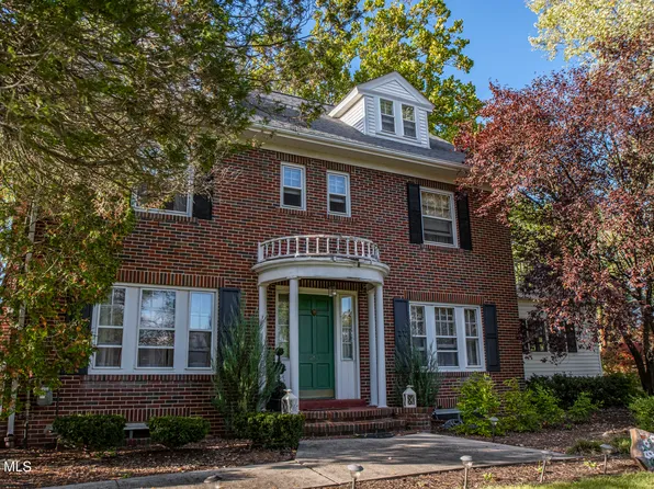 437 Overlook Dr, Hollidaysburg, PA 16648