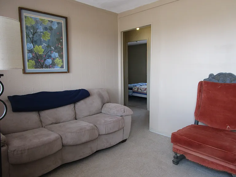 607 W Wilson St #7 — Photo 2