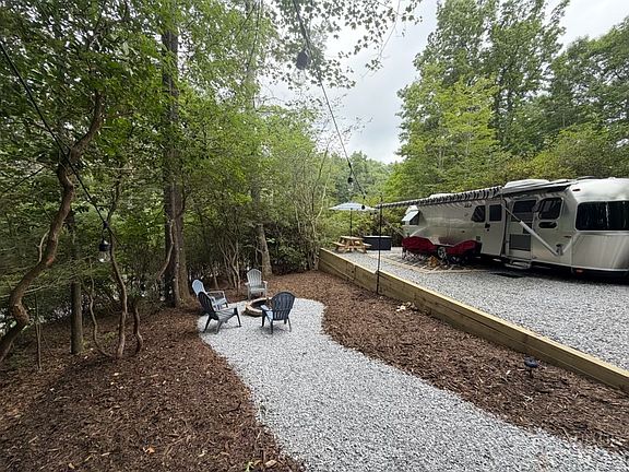 3rd image of 185 Elderberry Loop