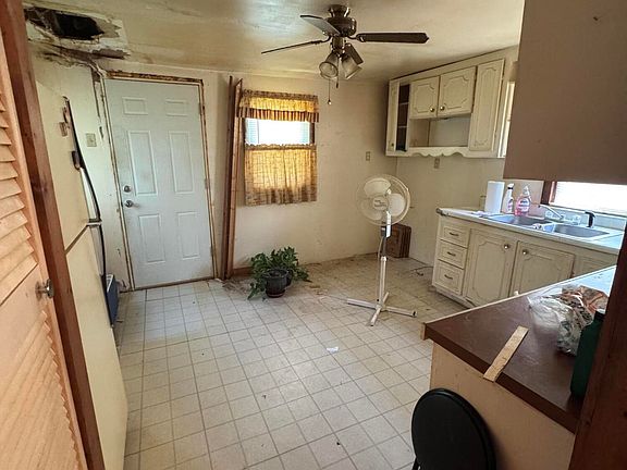 3rd image of 1723 W Chestnut Street