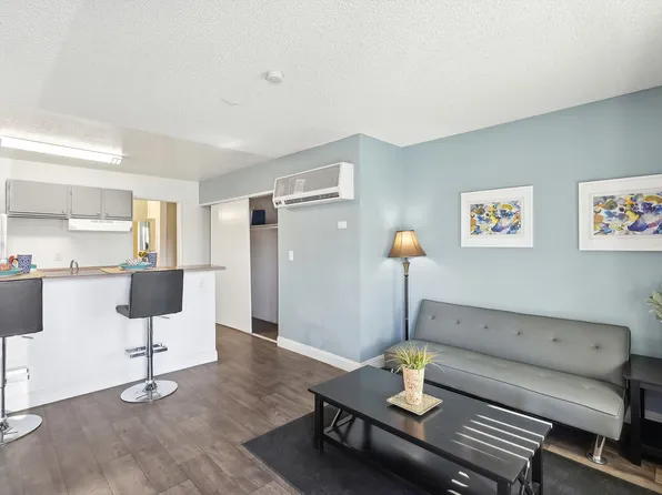 Village Square, 5025 Nellis Oasis Ln, Las Vegas, NV 89115