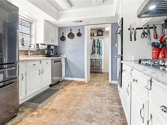 5th image of 50 Dunleith Dr