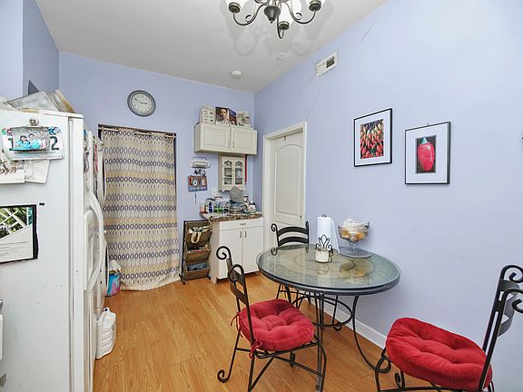 4th image of 5222 S Winchester Ave