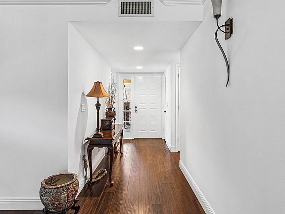 3rd image of 6462 Aspen Glen Circle