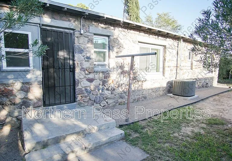 7320 Dale Rd #MAIN HOUSE — Photo 25