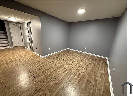 4th image of 14 Wyegate Ct