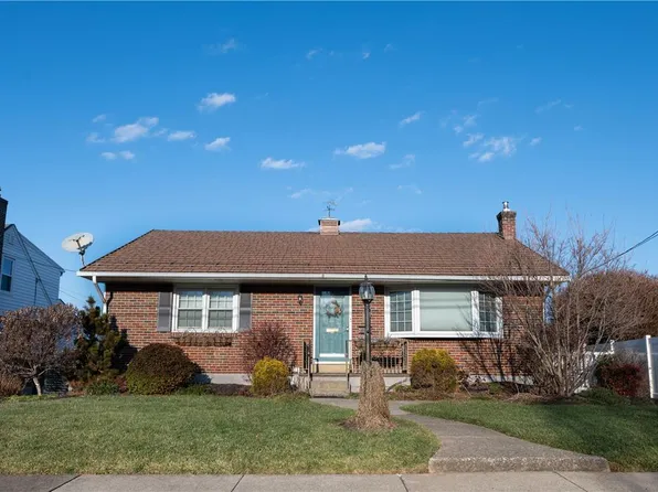 511 N 3rd St, Emmaus, PA 18049