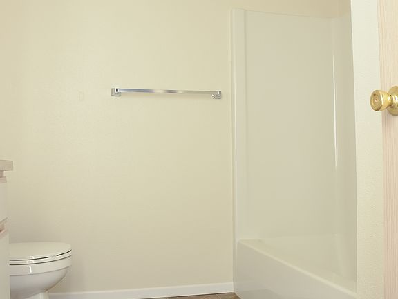 5th image of 111 Kenwood St APT 104