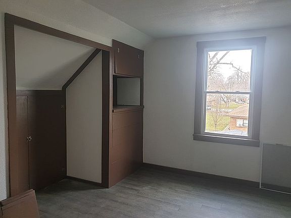 5th image of 5744 Acme Ave