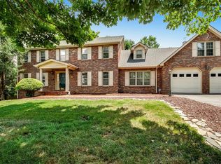 609 Sharon Dr, Johnson City, TN 37604