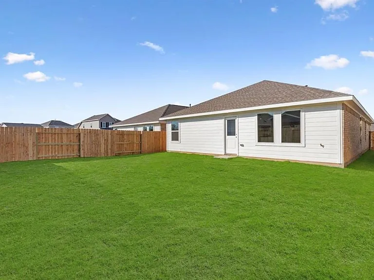 2706 Pebble Whisper Dr — Photo 16