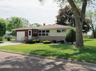 216 W George St, Ivanhoe, MN 56142