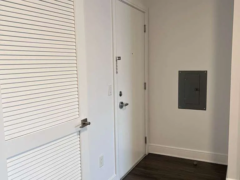 310 Madison Ave #407 — Photo 3