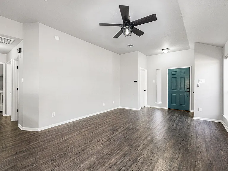 18234 Campbellford Dr — Photo 3