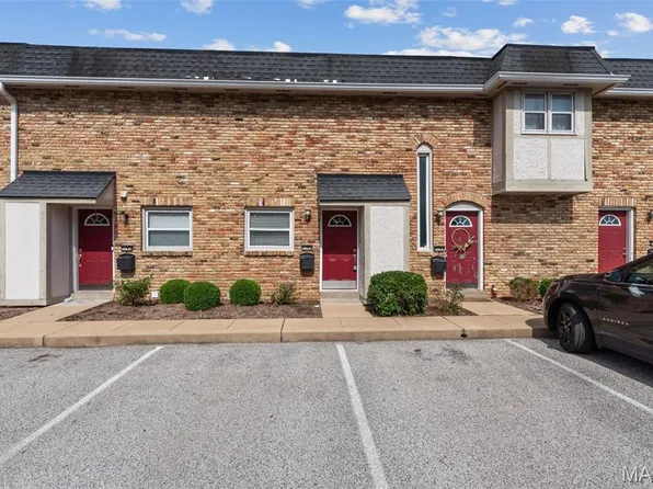 1195 Rue La Chelle Walk #1195, Saint Louis, MO 63141