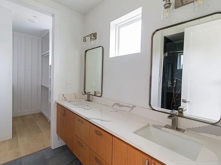 4210 Roseland Ave #104 — Photo 15