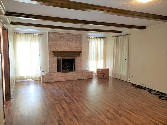 3rd image of 3803 Pecan Valley Dr