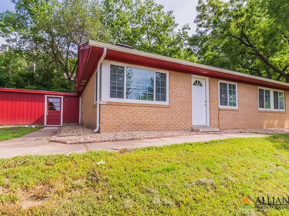 1312 N 8th St, Manhattan, KS 66502