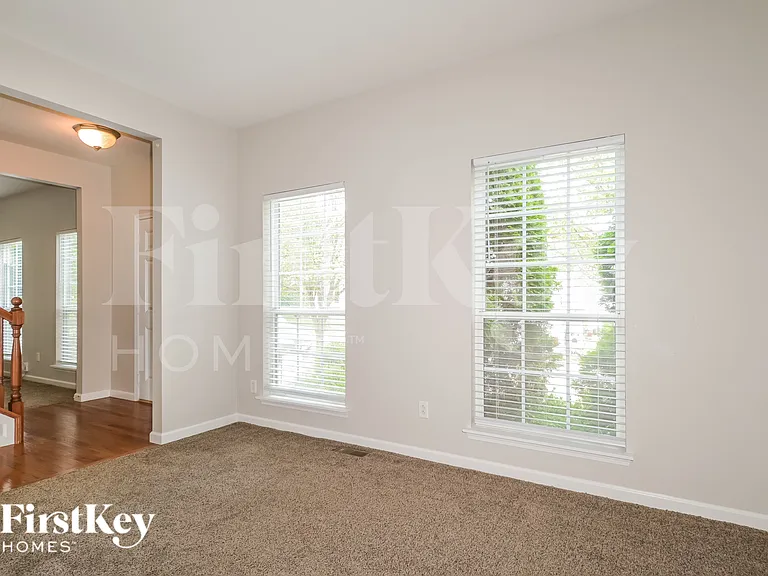 217 Hawksbury Pl — Photo 4