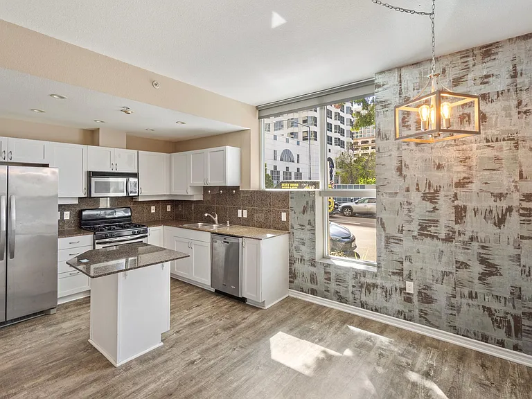 1240 India St #101 — Photo 6