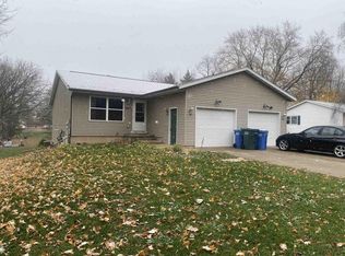 623 Ellis Ave, Baraboo, WI 53913