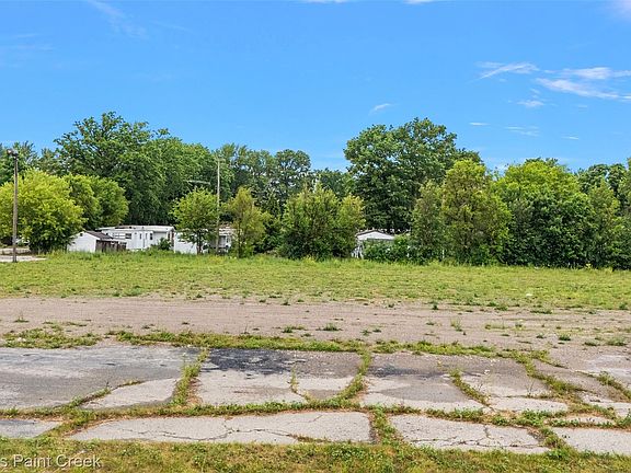 5th image of 4403 Davison Rd