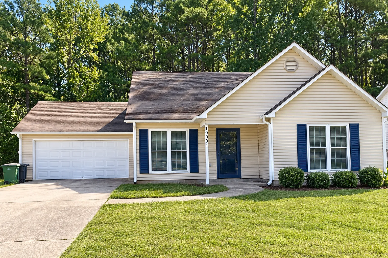 3 bed, 1310 sqft, $1,600 — Photo 1