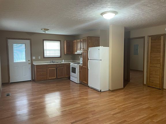 3rd image of 35 W B St #A